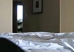 Der junge big titten tube Pornostar hat zwei Mitgliedern gleichzeitig den Arsch aufgerissen