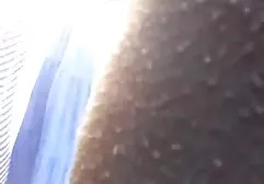 Junge assed Schönheit reitet eifrig den Phallus eines Partners von oben schlaffe brüste porn