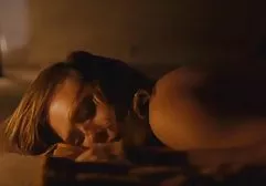 Pornomodel beauftragte den Kerl, sich in mega titten porn den Arsch zu ficken
