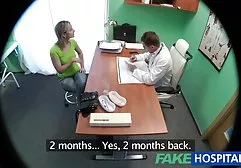 Wütende Schüler silikon titten porn haben eine Orgie im Unterricht