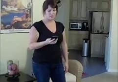 Junge geile big titten video ordnet vulgäre Sexshow in der Bibliothek
