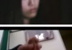 Junges zierliches Mädchen öffnet einen rosafarbenen saftigen Esel straffe brüste porn
