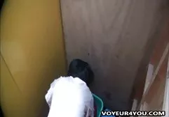 Junges Mädchen mit Tätowierungen auf großen Titten titten kneten porn stöhnt von einem Mitglied