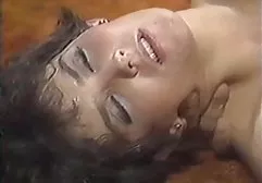 Heiße japanische Amateurin liegt xxx dicke titten in einer klassischen Pose und fickt mit ihrem Partner
