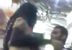 Erfolgreicher Jäger und Beute in Form xxx hängetitten eines Asiaten