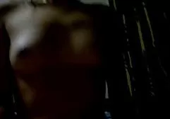 Beauty Sabrina hat einen starken Phallus in einen engen rosa Arsch xxx große titten getrieben