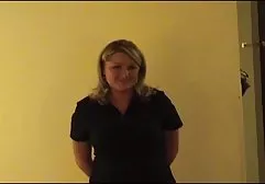 Junge mini titten porn Blondine masturbiert Muschi im Hinterhof der Schule