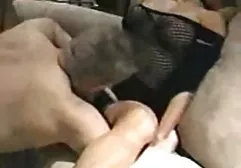 Neger fickt den Phallus mit der Muschi einer versauten Blondine und brüste xxx vergisst ihren Arsch nicht