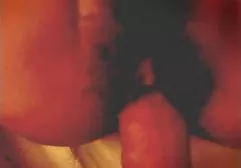 Junges Pornomodel weiß, wie man den männlichen Phallus in große titten porn ihrer Vagina genießt