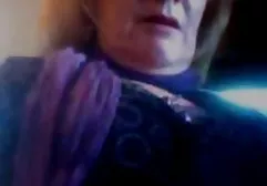 Schöne Mädchen stecken sich gegenseitig die Finger in die small titten Vagina und ficken ihren Dildo