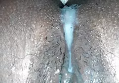 Mädchen spielt mit ihrer Vagina mit perfekte titten porn einem Gummischwanz, der alle Nahaufnahmen auszieht
