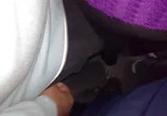 Junges aufgeregtes Mädchen lässt sich von ihrem Freund brüste porn ficken