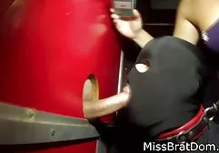 Lass meinen toten Striptease von riesentittenporn meiner Freundin fallen