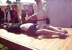 Freundinnen geile brüste porn von einem muskulösen schwarzen Mann verführt