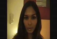 Junge Mädchen durchlaufen bbw titten tube eine sexuelle Initiation im College