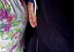 Atemberaubender Striptease für Pornomodels youporn titten