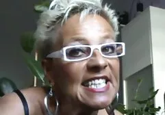 Weißes Mädchen stimmte kleiner busen porn interracial pov zu