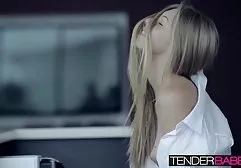 Reife Lehrerin bekommt einen geilen Fick von einem jungen spitztitten porn Schüler