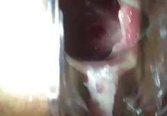 Schöne magere Blondine, die vom Geschlecht eines jungen Mannes direkt in der teen mit dicken brüsten Leitung verführt wird